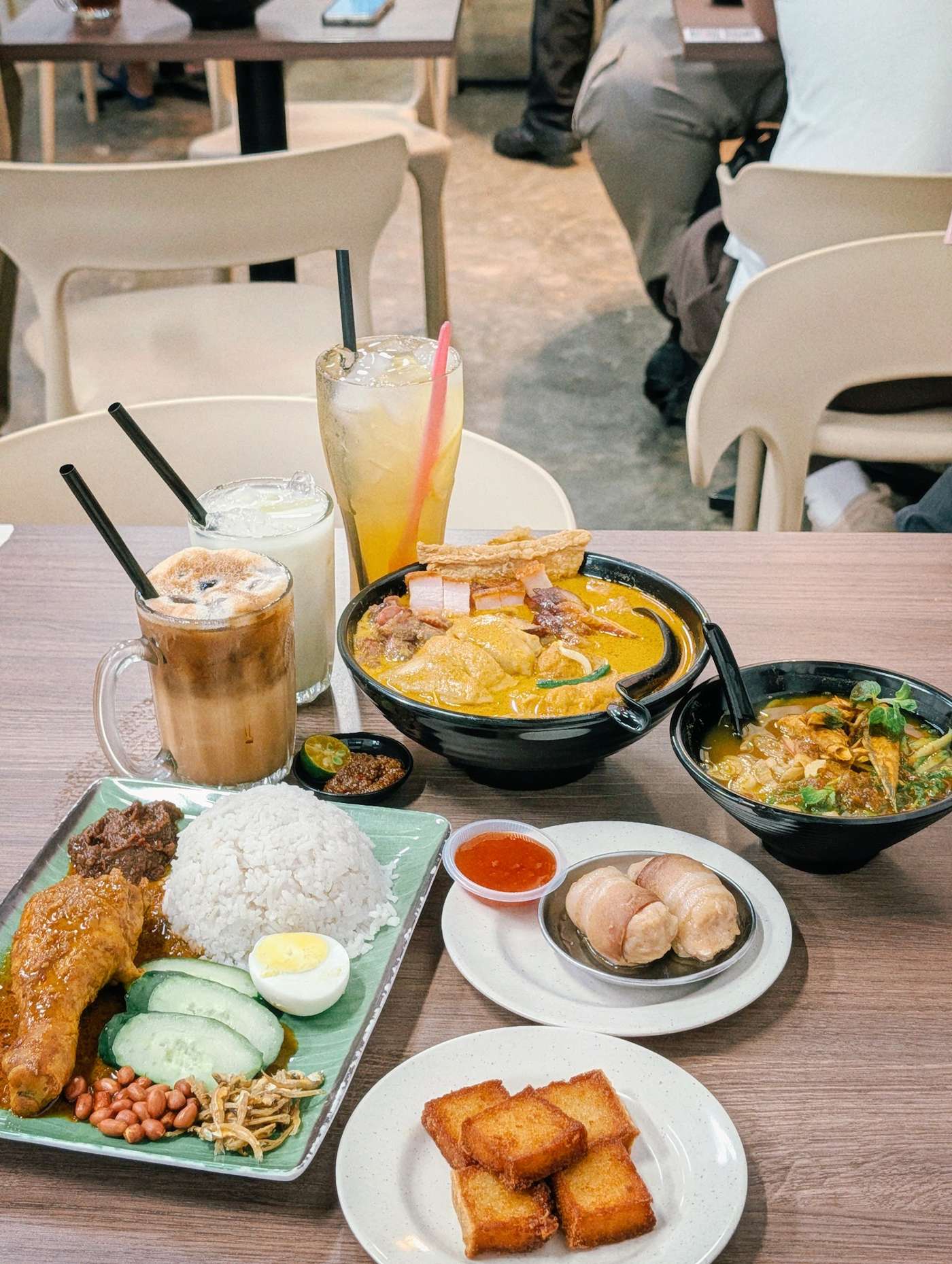 Nasi lemak, curry laksa and drinks